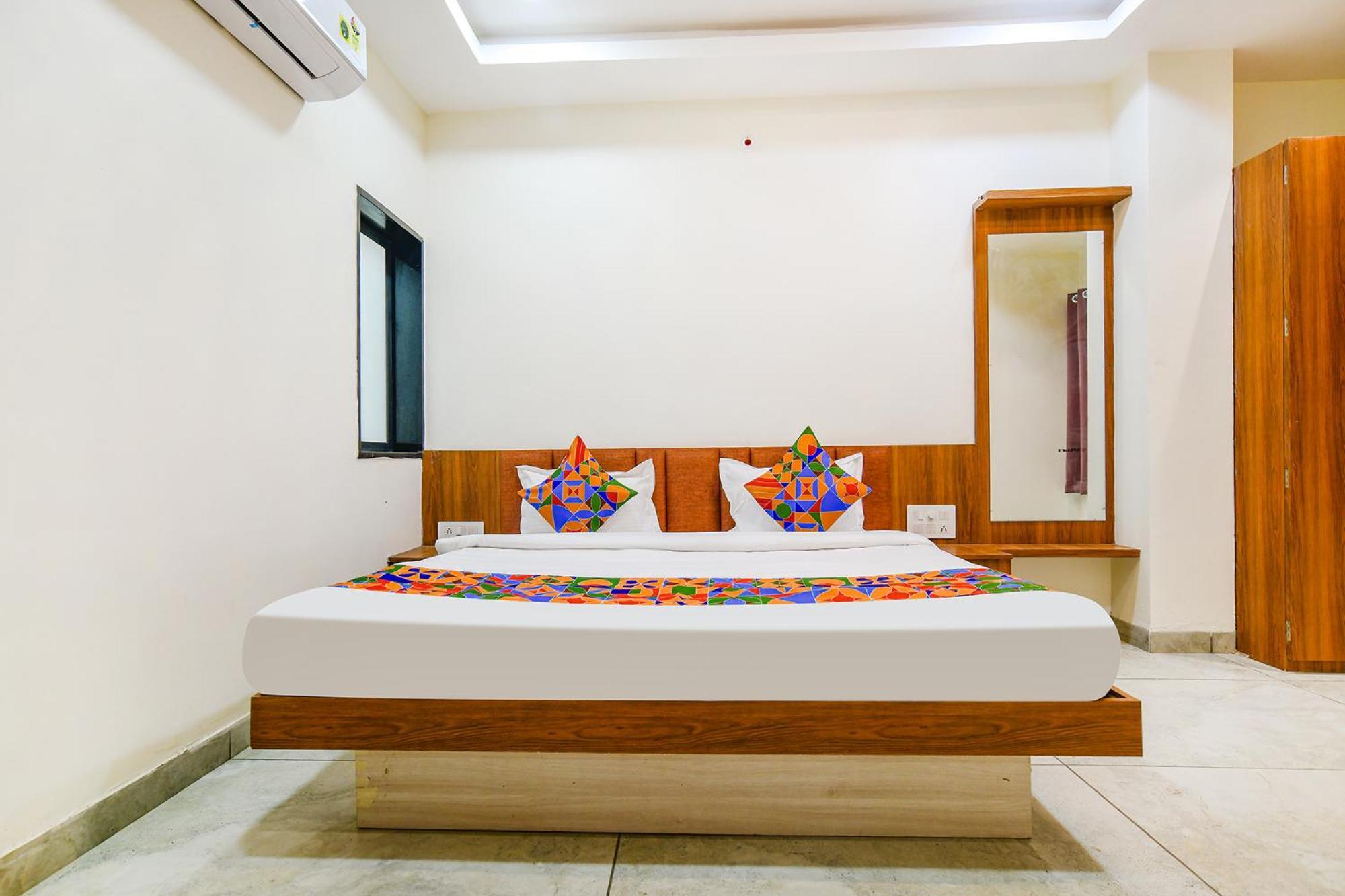 Fabhotel Shree Nakoda Paradise 乌贾因 外观 照片