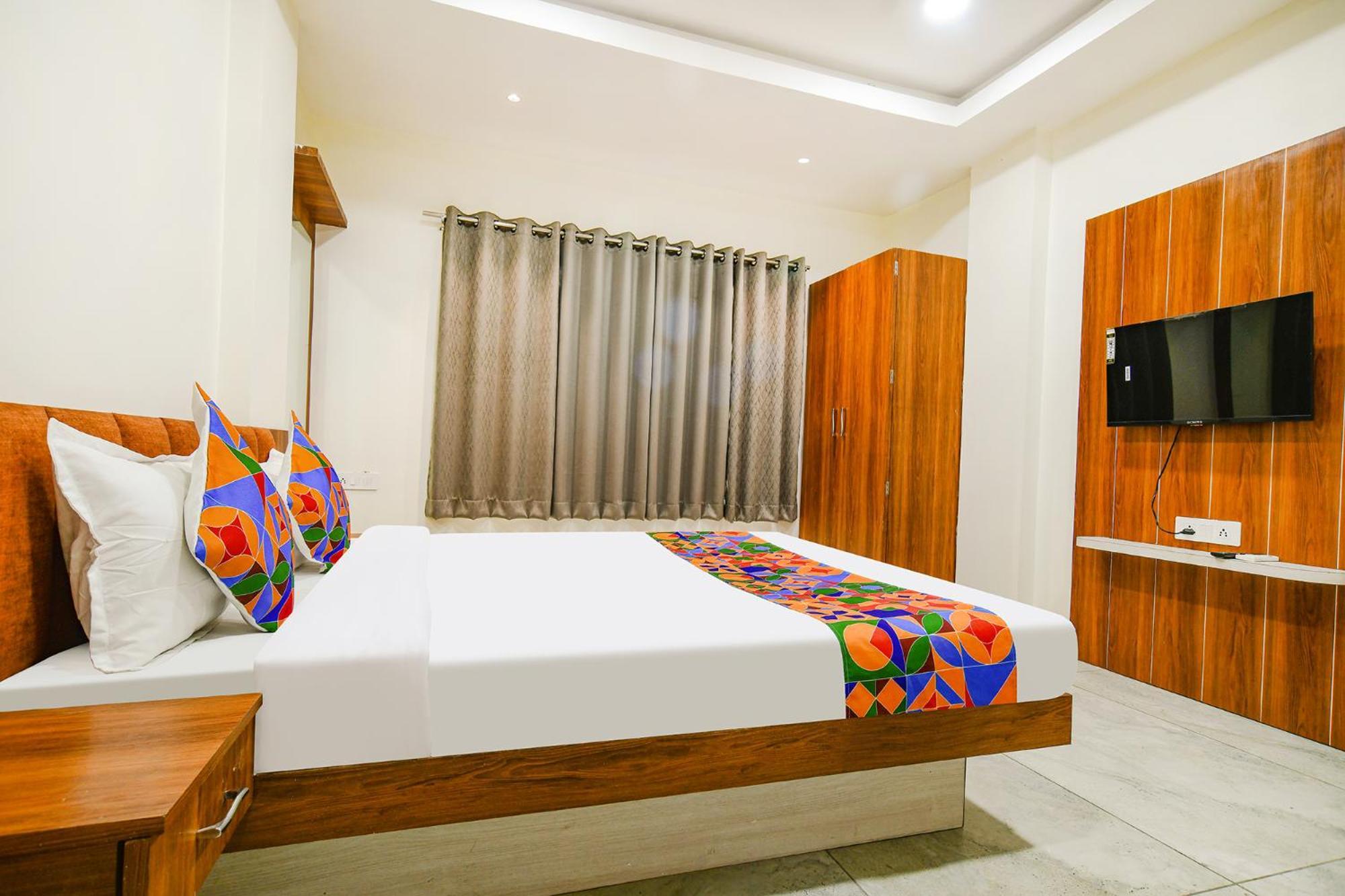 Fabhotel Shree Nakoda Paradise 乌贾因 外观 照片