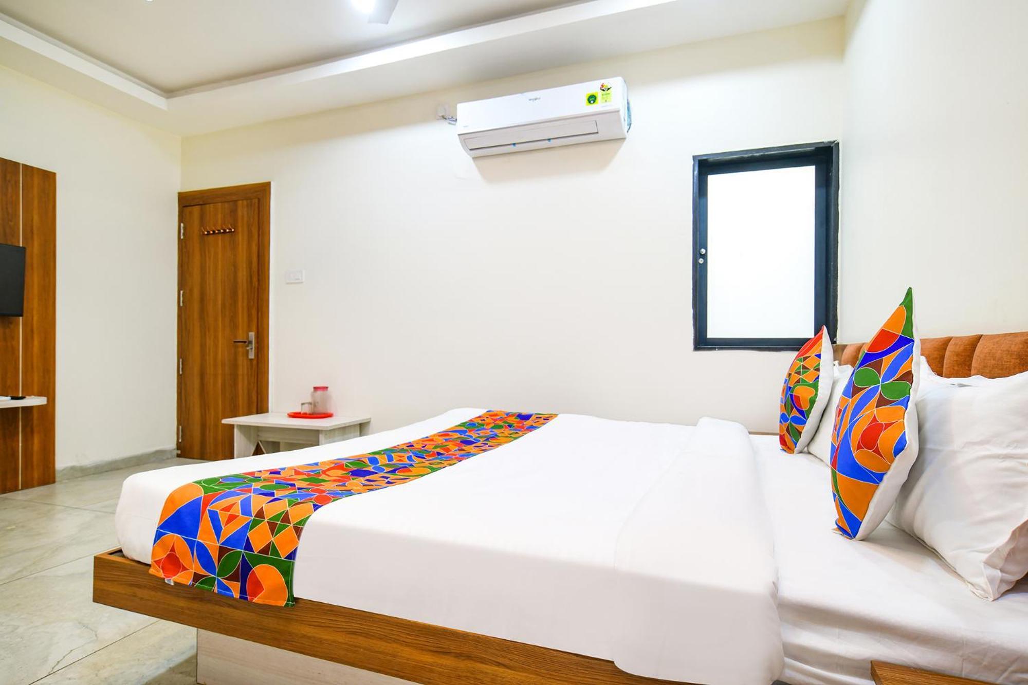 Fabhotel Shree Nakoda Paradise 乌贾因 外观 照片
