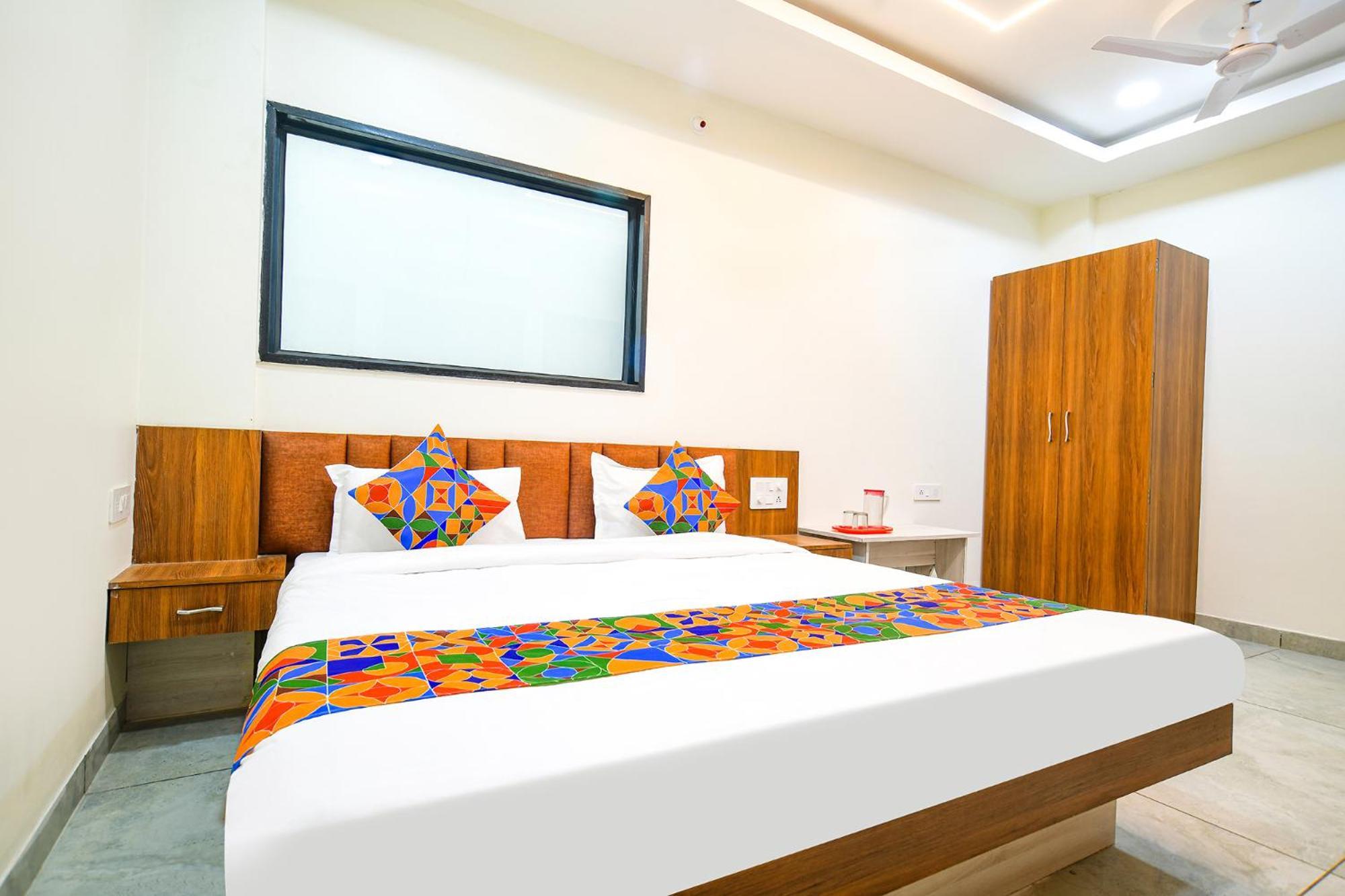 Fabhotel Shree Nakoda Paradise 乌贾因 外观 照片