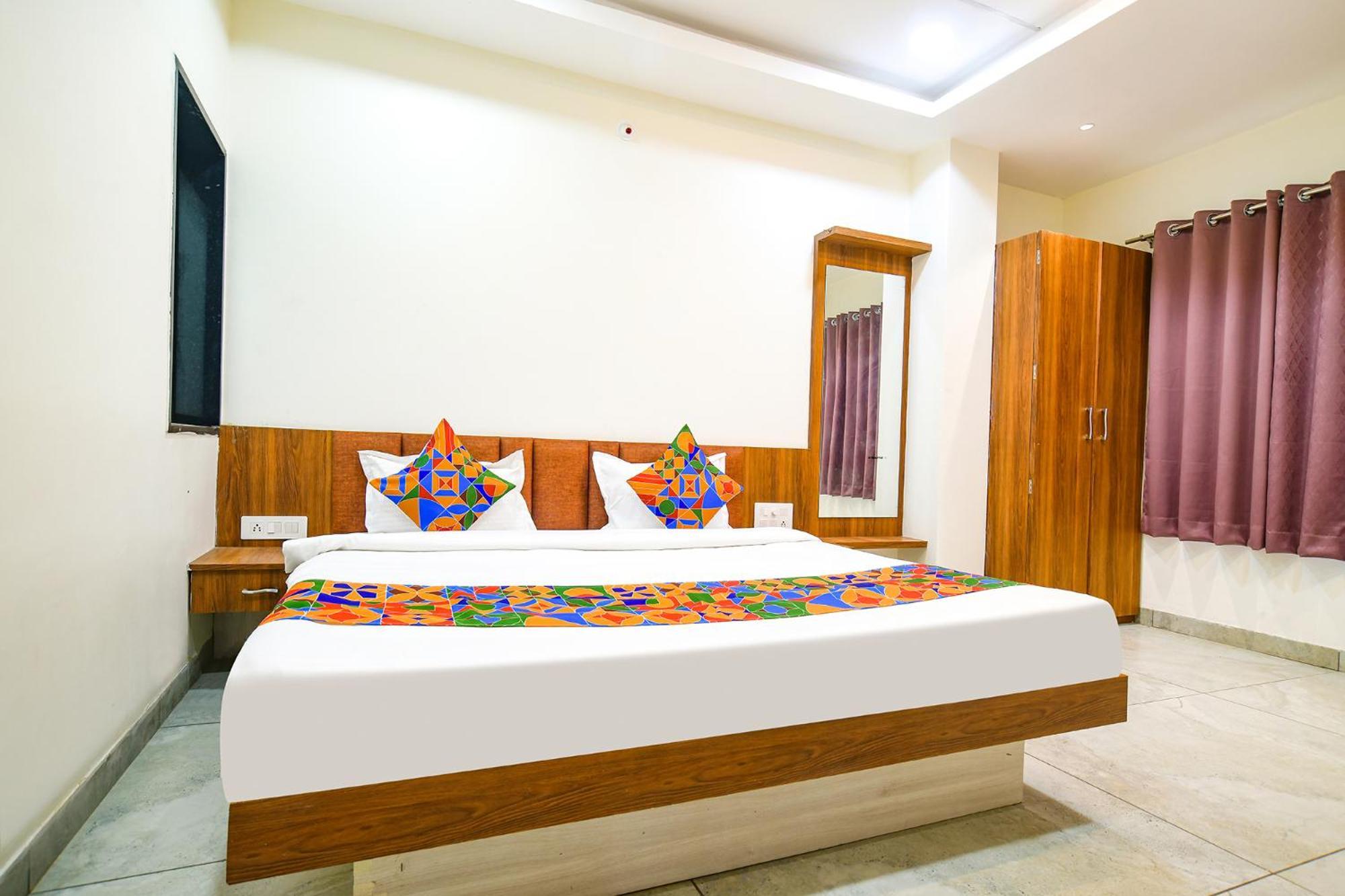Fabhotel Shree Nakoda Paradise 乌贾因 外观 照片