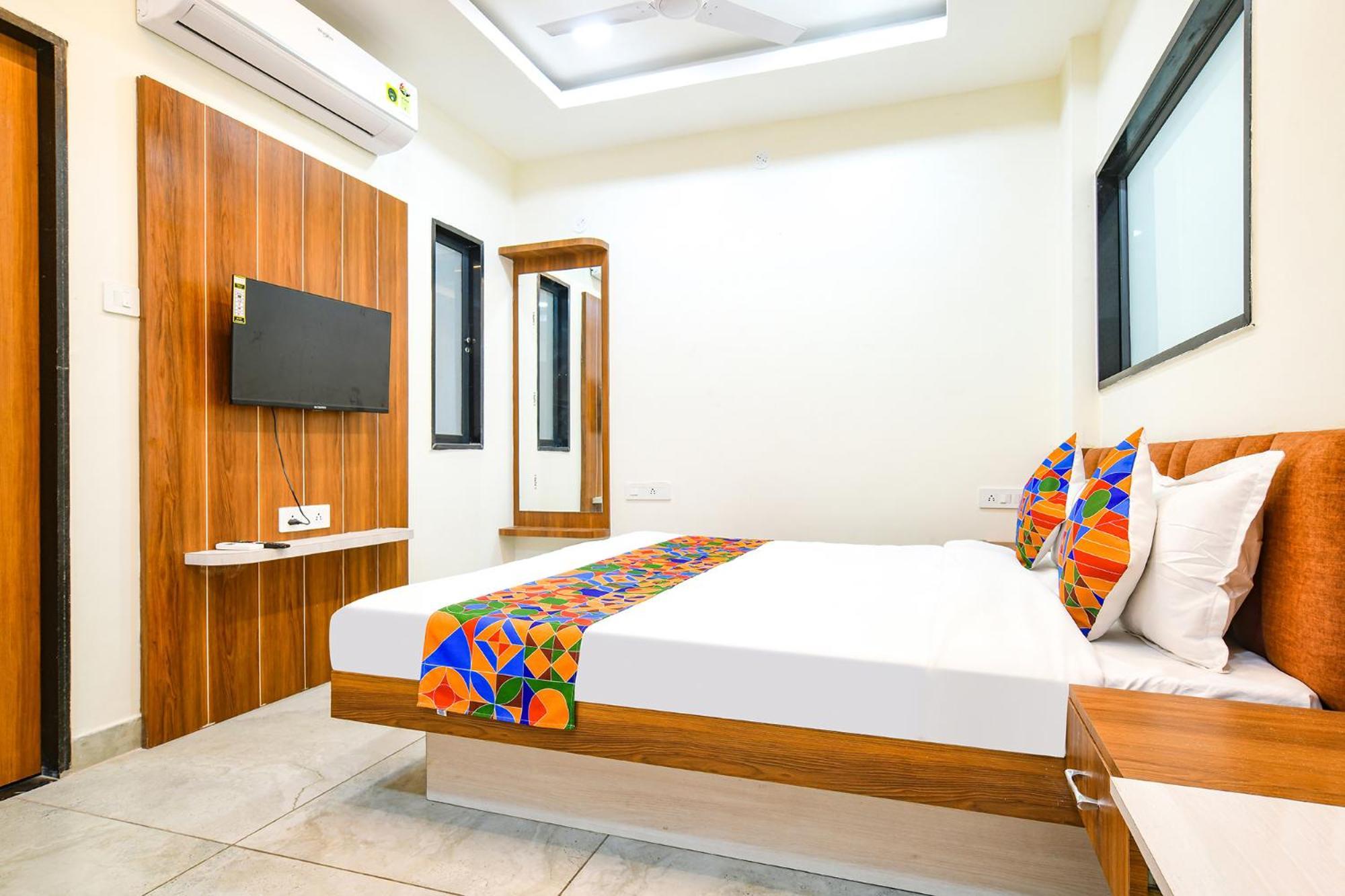 Fabhotel Shree Nakoda Paradise 乌贾因 外观 照片