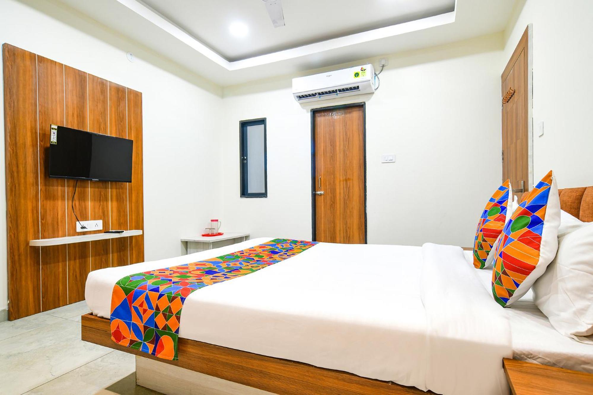 Fabhotel Shree Nakoda Paradise 乌贾因 外观 照片