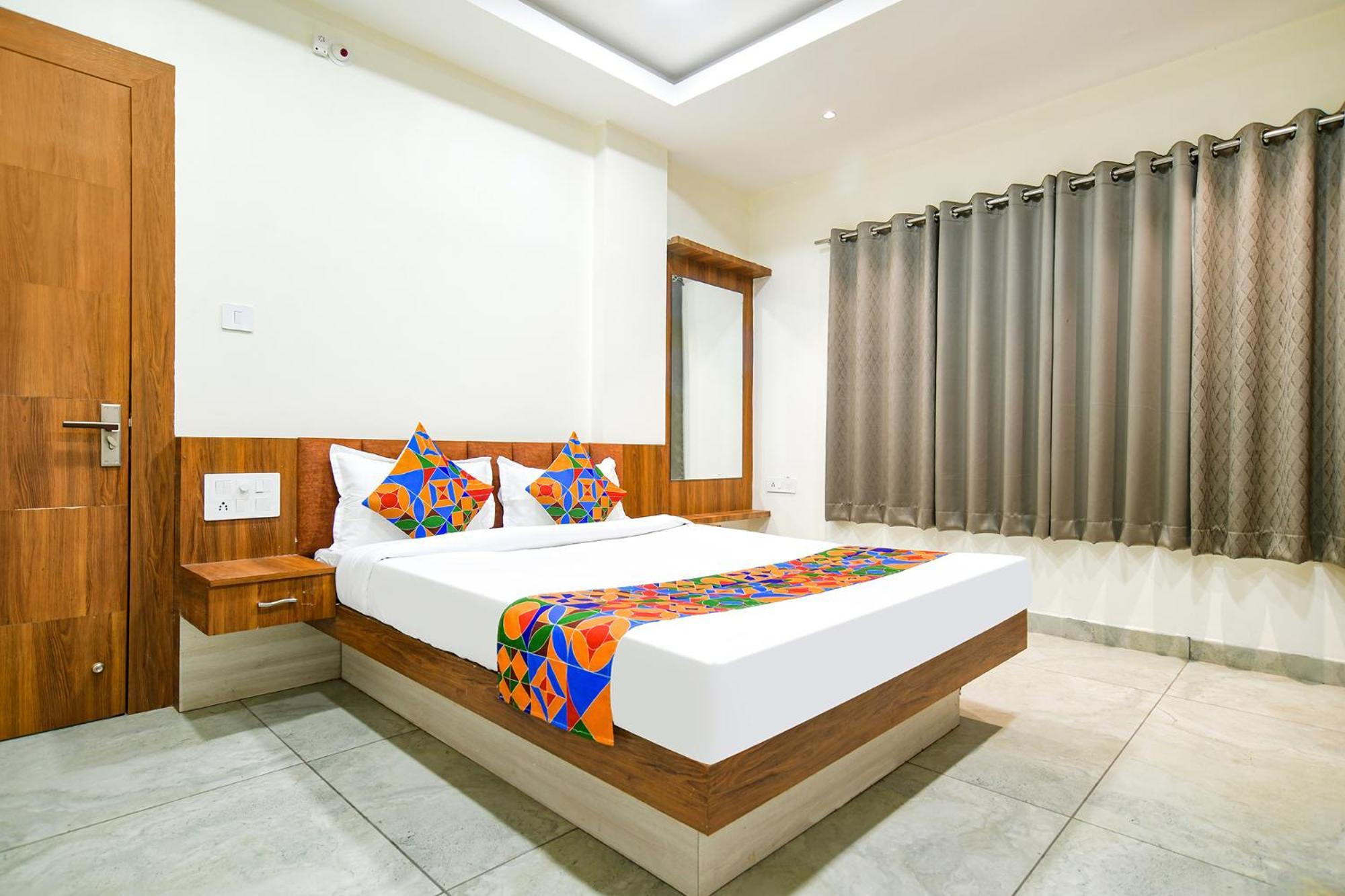 Fabhotel Shree Nakoda Paradise 乌贾因 外观 照片