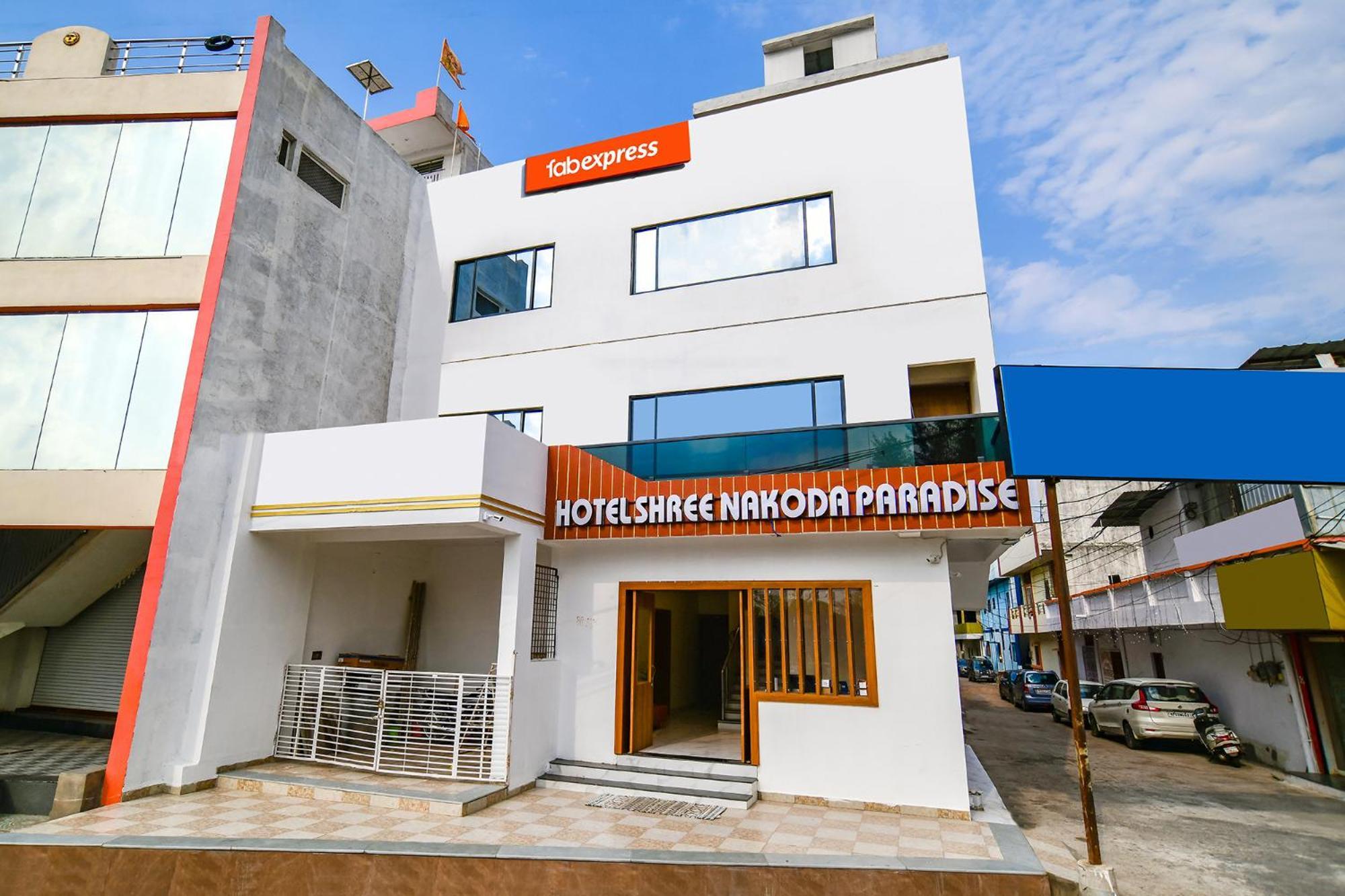 Fabhotel Shree Nakoda Paradise 乌贾因 外观 照片